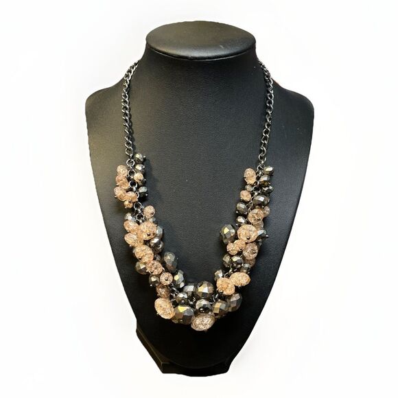 Simply Vera Gunmetal Tone Pink Crackle & Silver Faceted Cluster Beads Necklace - Picture 2 of 8